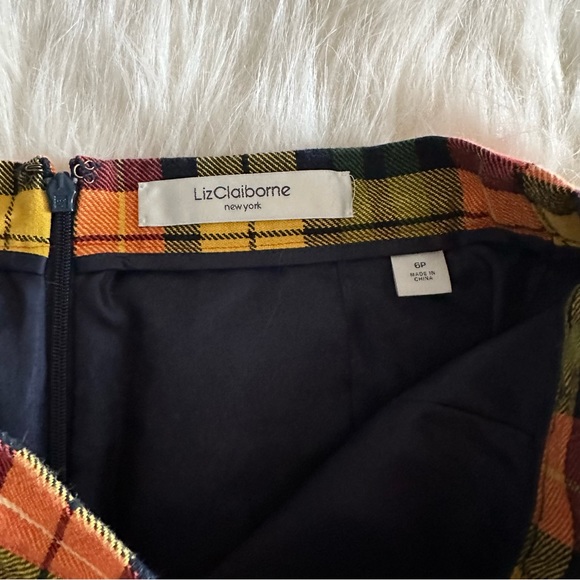 Liz Claiborne Plaid Pencil Skirt - Picture 5 of 5